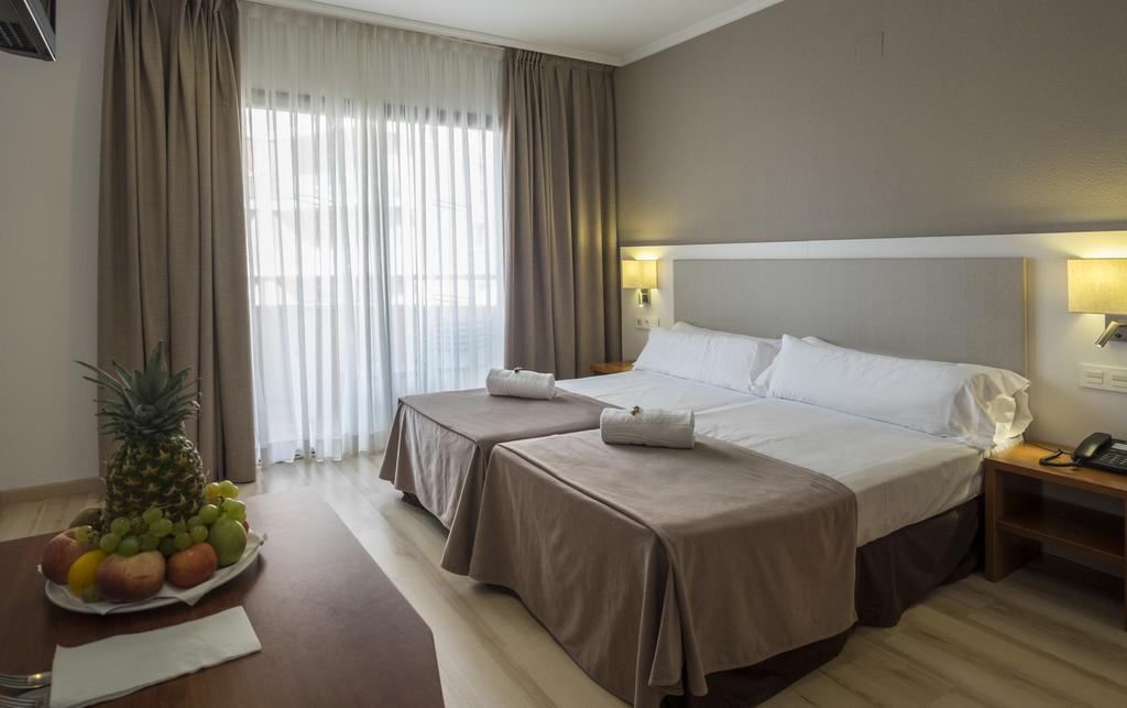 Double or Twin Room,701417368:JPEG